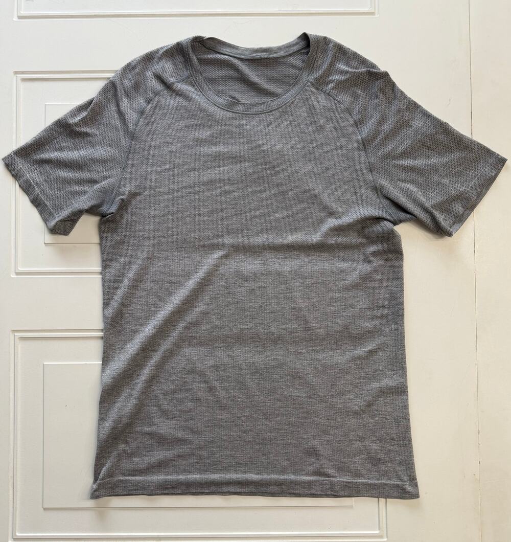 Lululemon Mens Sz S Metal Vent Live In Practice Gray Lightweight Tee T Shirt